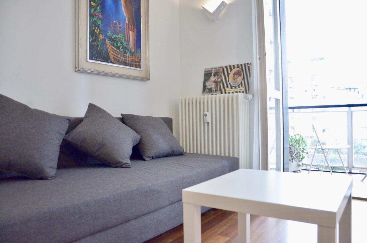 New Renovated Apartment With Balcony Porta Romana Milano Esterno foto