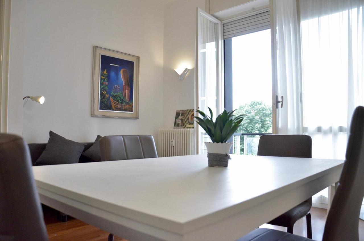 New Renovated Apartment With Balcony Porta Romana Milano Esterno foto